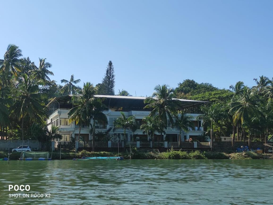 Hotel Blue Waters Kundapura Exterior foto