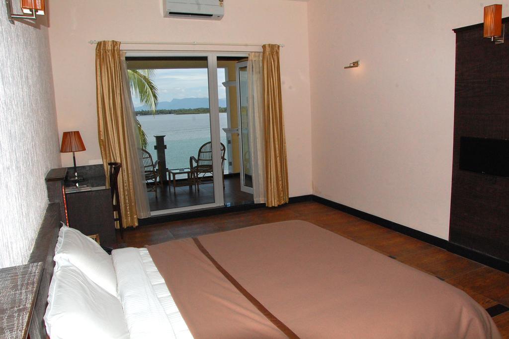 Hotel Blue Waters Kundapura Zimmer foto