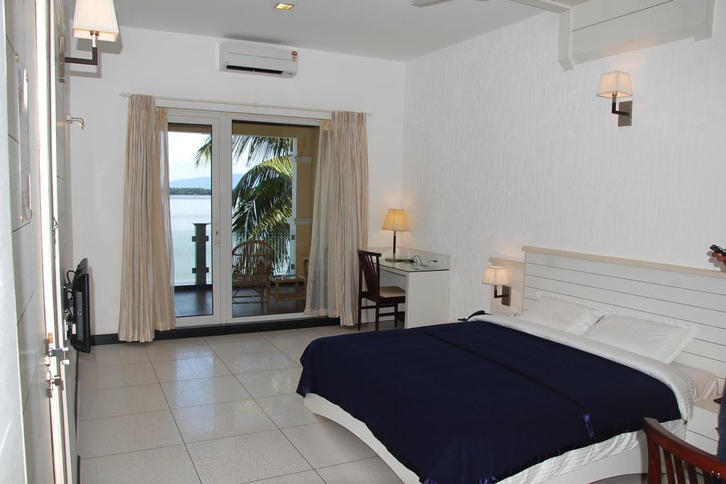 Hotel Blue Waters Kundapura Zimmer foto
